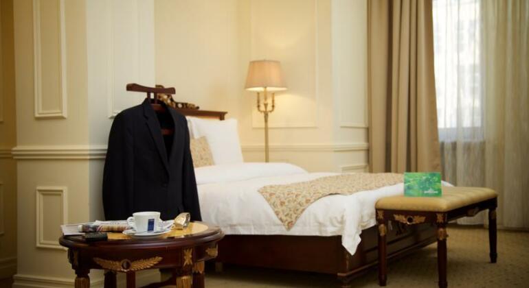 Golden Rooms Hotel - Photo4