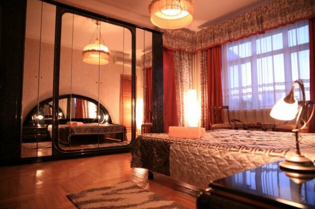 Home Slava Red Apart-Hotel - Photo4