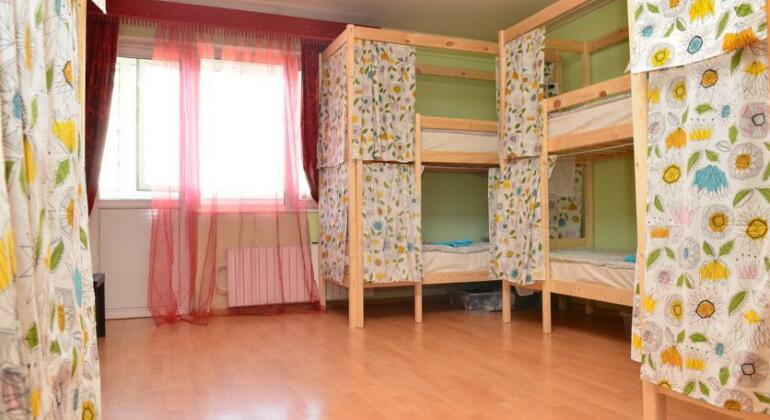 Hostel Krugliy God - Photo2