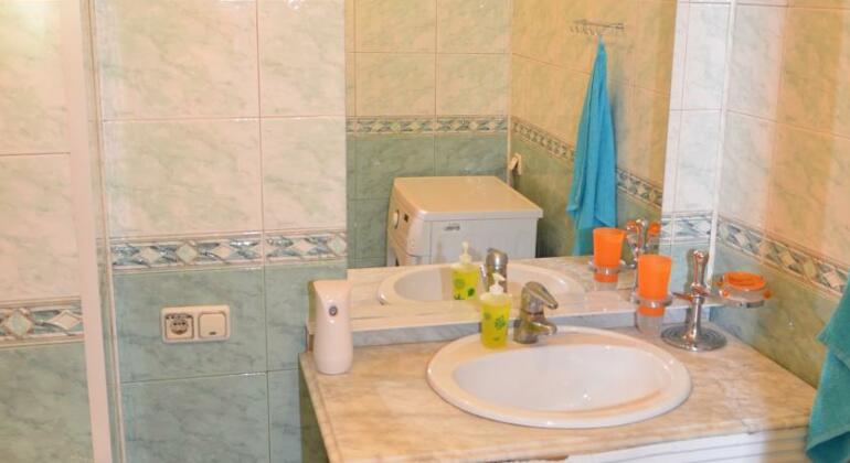 Hostel Krugliy God - Photo3