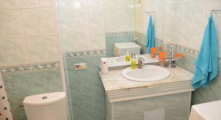 Hostel Krugliy God - Photo4