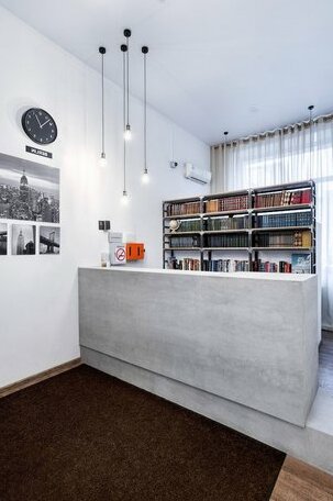 Hotel Library - Photo5