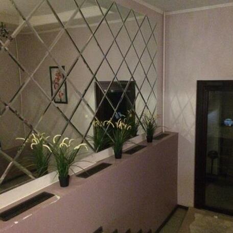 Inn Red Hall - Photo2