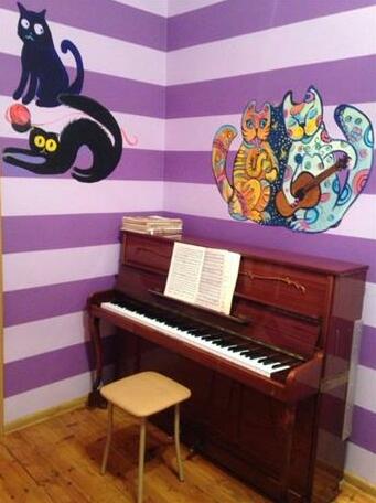 Kind Cat Hostel - Photo3