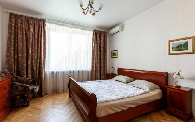 Kropotkinskaya Apartment