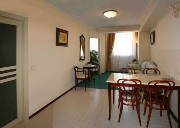 Medea Hotel - Photo2