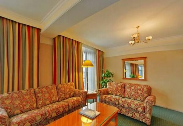 Moscow Marriott Grand Hotel - Photo2
