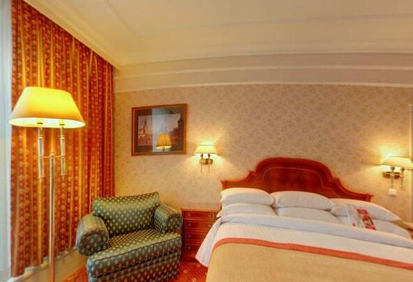 Moscow Marriott Grand Hotel - Photo3