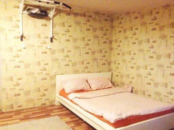 Na 1-Ya Ulitsa Bebelya 7 Apartments - Photo3