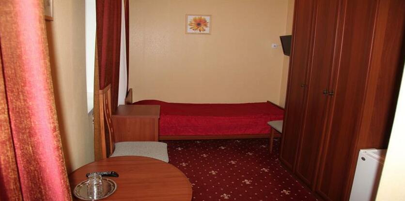 Pervomayskaya Hotel - Photo2