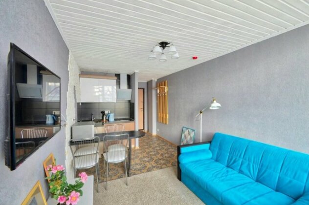 Two-Storey Blue River Apartments - Photo4
