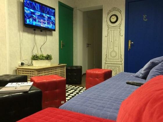 Weekend Rooms and Hostel - Photo3
