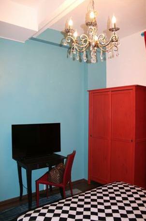 Weekend Rooms and Hostel - Photo4