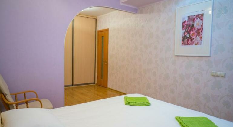 Yellow Rooms on Pavshinsky Boulevard - Photo5