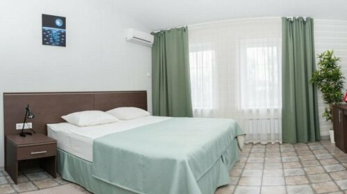 Hotel 108 27 KM