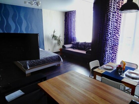  Photo 1