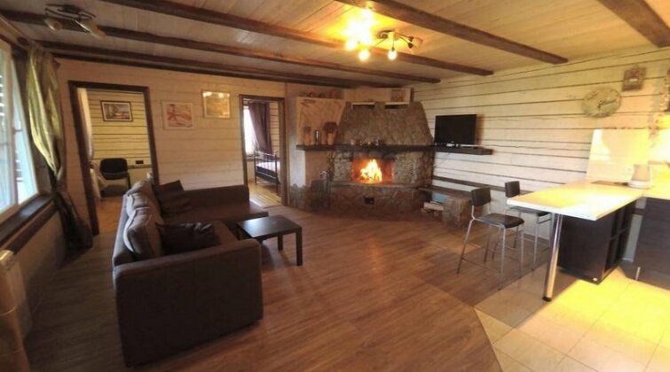Chalet with Fireplace for Family Vacation Novouralsk - Photo2