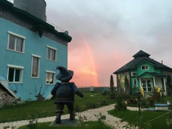 Night in Upsidedown House - Photo2
