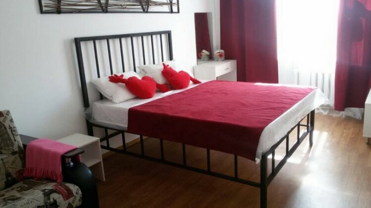 Lucky Na Serova Apartments - Photo3