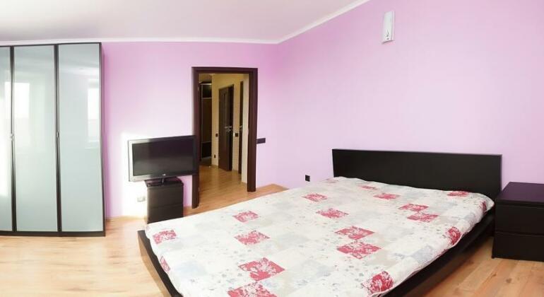 Omsk Sutki Apartments on B-r Arkhitektorov 14 - Photo3