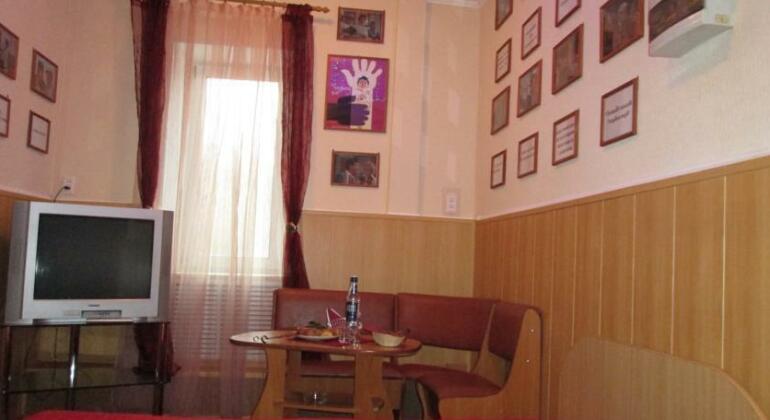 Tri Ohotnika Hotel