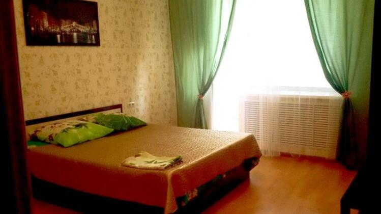 Na Bakunina 80 Yuliya Apartments - Photo5