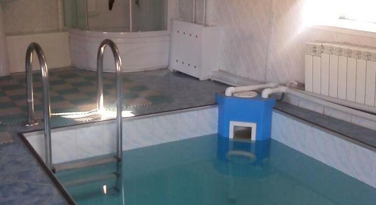 4 Stones Hotel - Photo2
