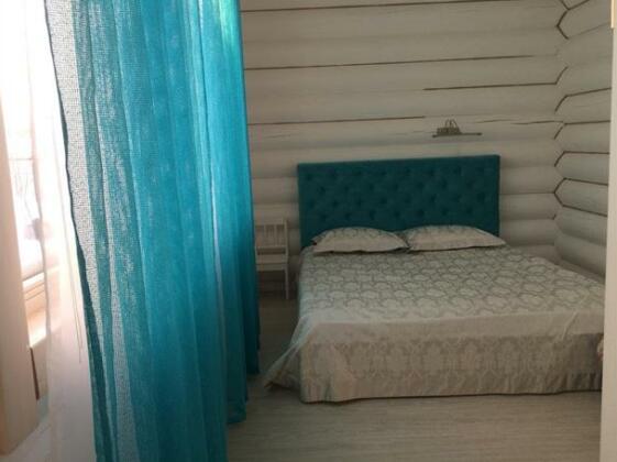 Vizit on Azina - Photo3