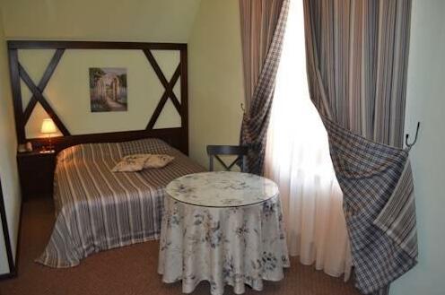 Averon Hotel - Photo2