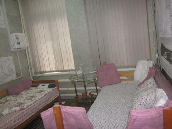 Sluzhebnyij Hostel - Photo4