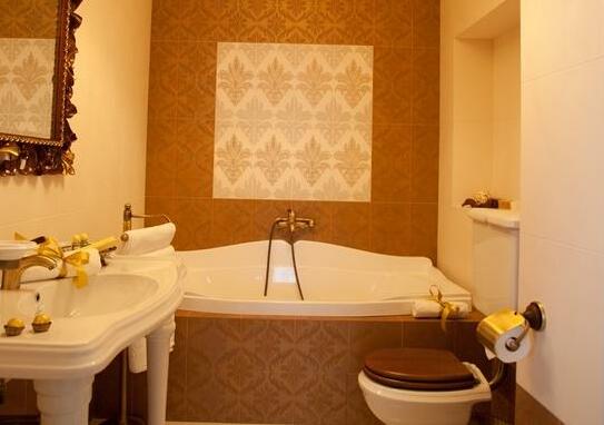 Villa de Ville Hotel - Photo3