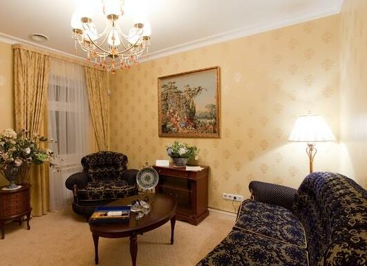 Villa de Ville Hotel - Photo4