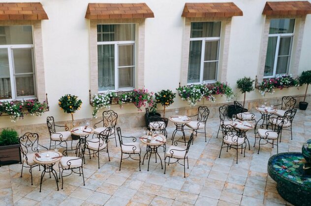 Aragon Hotel - Photo2