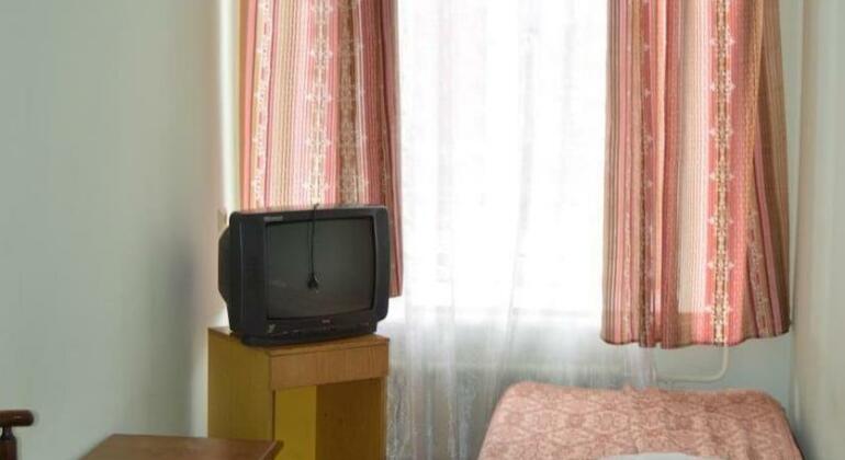 Zhiguli-Ekonom Hotel - Photo4