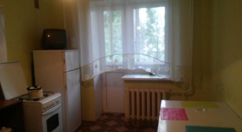 Apartment On 70 Let Oktyabrya 96 - Photo3
