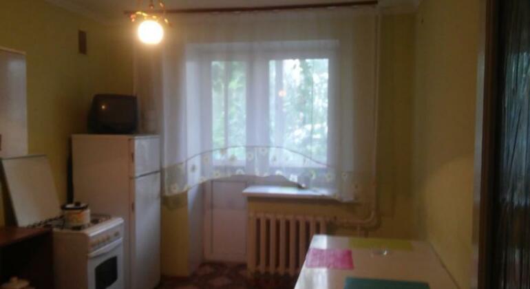 Apartment On 70 Let Oktyabrya 96 - Photo4