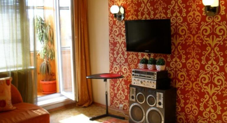 Apartment on Polezhayeva - Photo4