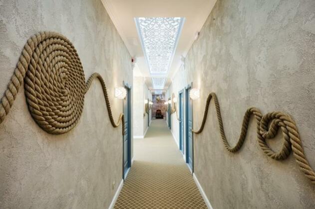 Mama Leone Hotel - Photo2