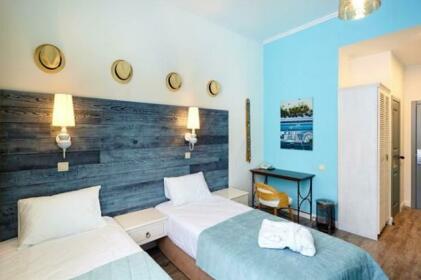 Mama Leone Hotel