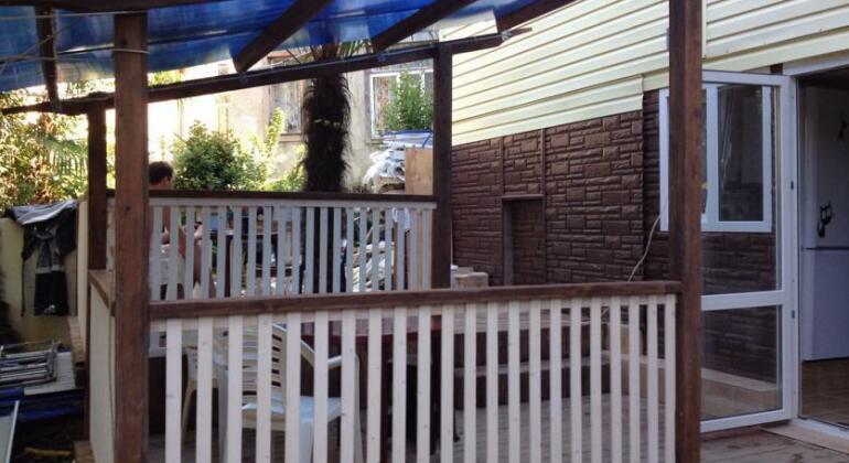 Guest House on Ulitsa Uchitelskaya - Photo2