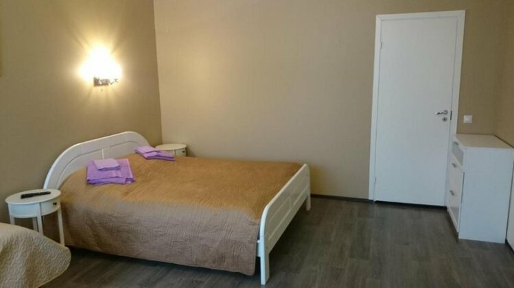  Photo 2