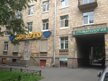3-Bedroom Apartment On Aviatsionnaya St 18