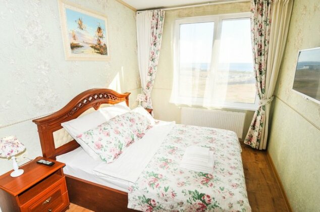 AELITA Apartment with Port View - Photo3