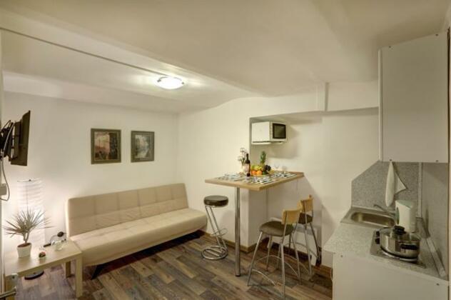 Apartment On Italyanskaya - Photo2