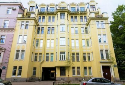 Apartment on Kanonerskaya