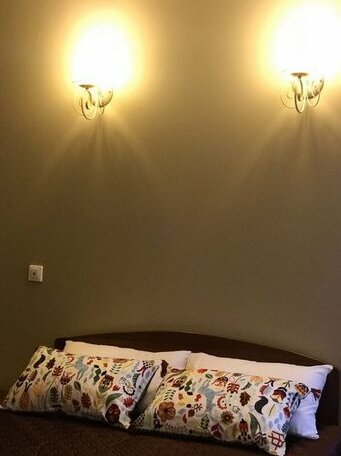 Four Horses Mini-Hotel - Photo3