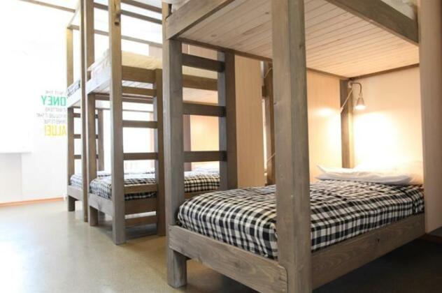 Funny Money Hostel - Photo4