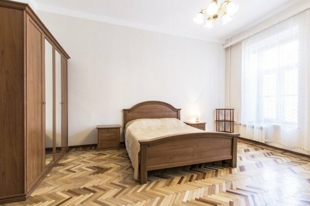 In The Palace Square Apartments - Photo4