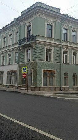 Isakievskaya Square Apartment