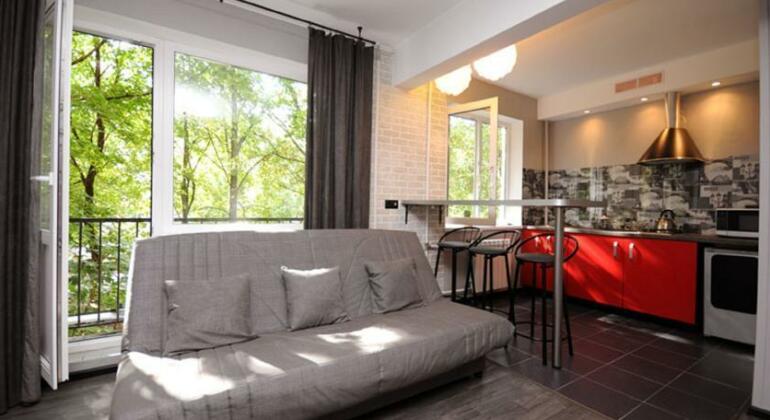 Loft78 Red Doors Apartment - Photo2